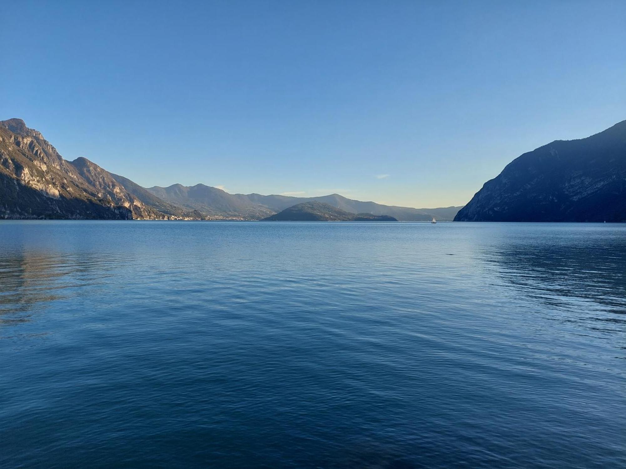 Miralago Casa Vacanze Riva di Solto Buitenkant foto