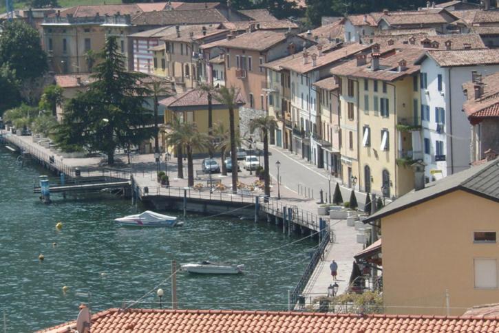 Miralago Casa Vacanze Riva di Solto Kamer foto