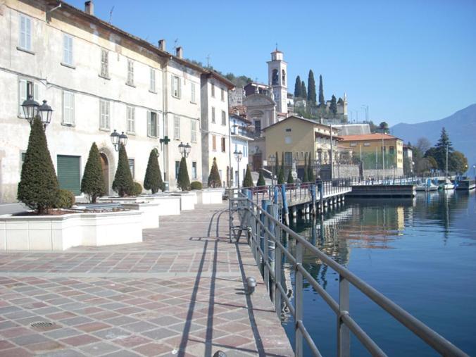Miralago Casa Vacanze Riva di Solto Kamer foto